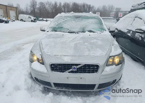 2005 Volvo S40 T5 Awd из США, поврежденный, VIN YV1MH682X52116038